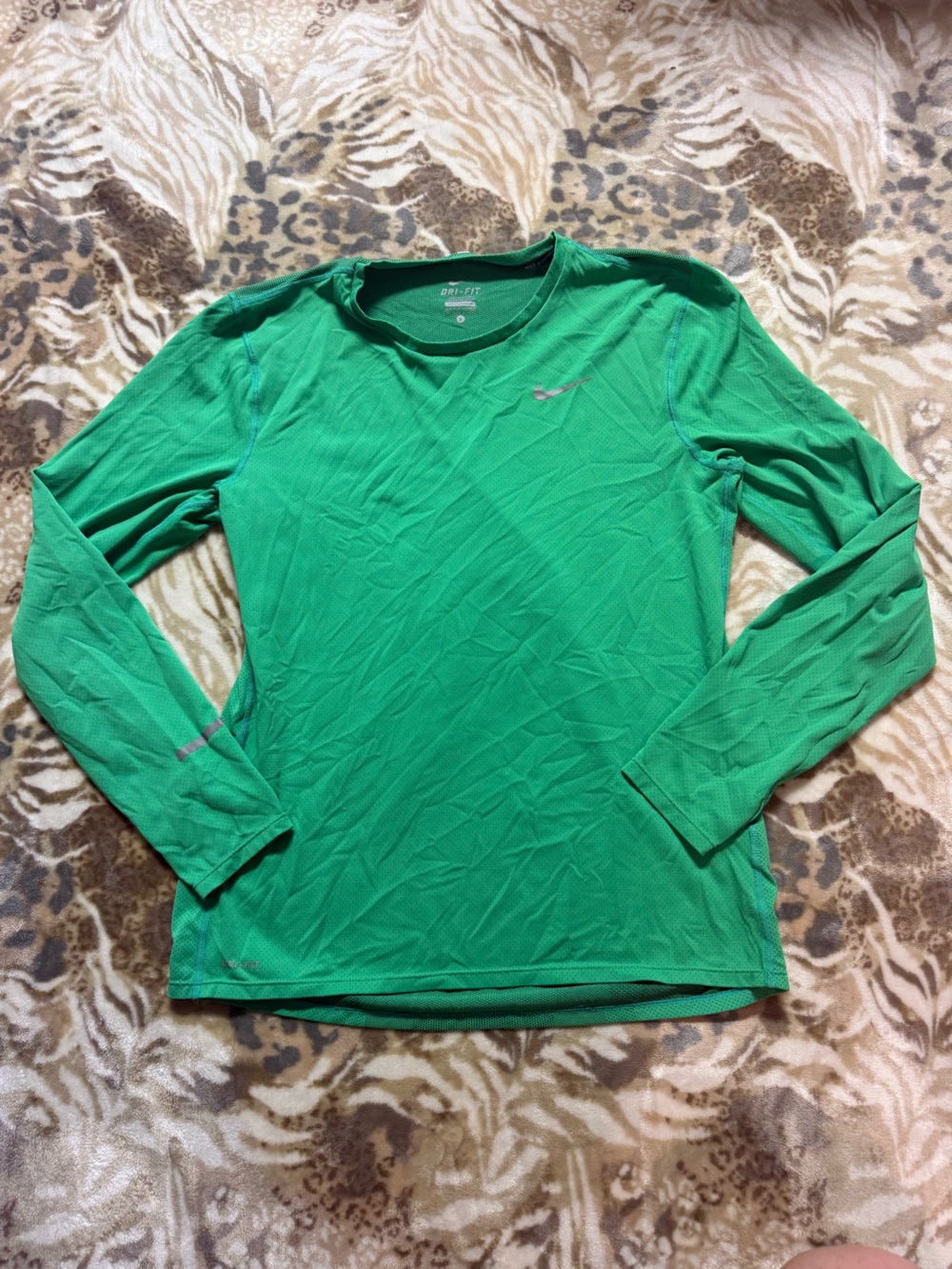 Nike Dri-Fit green long sleeve shirt in size S #athletic #performance